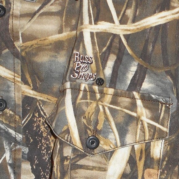 Redhead Camo Button-Down Long Sleeve Shirt Embroidered: "Bass Pro Shops" Size: M - Picture 3 of 5